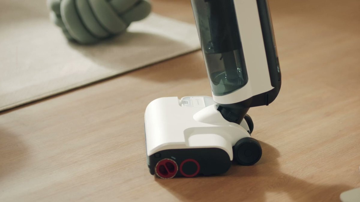 Roborock Dyad Pro Combo 5-in-1 Wet Dry Vacuum — YouTube frame